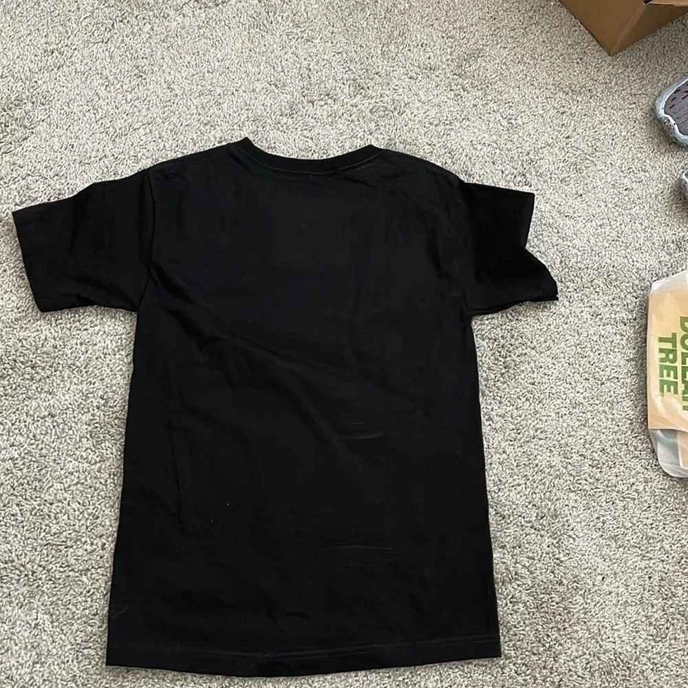 Black T-Shirt-“It’s a Jungle Out There” - Picture 4 of 4